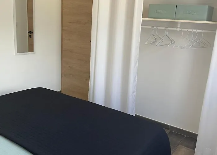 Carmen Avec Petite Piscine Privee * Figari (Corsica)